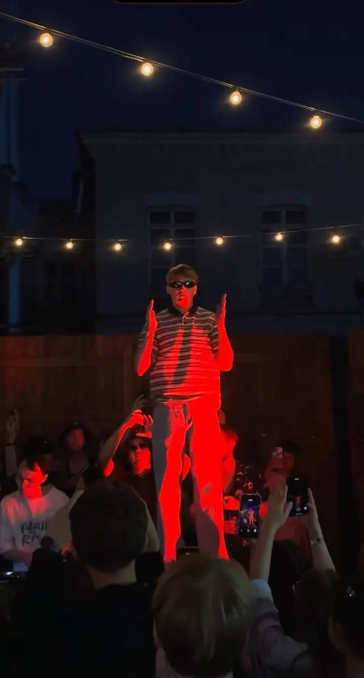 Techno Dance AI video example