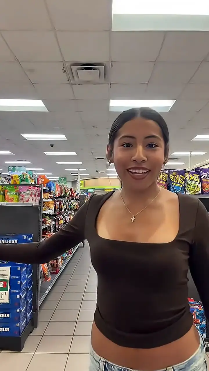 I Feel Like Nicole: solo fridge cam